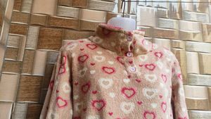 Heart Pattern Plush sweater