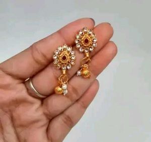 Gold-toned Necklace &amp; Earring Set