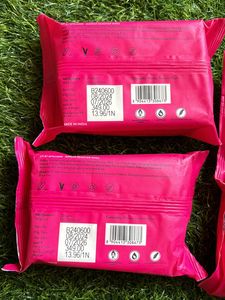 MYGLAMM Lit Makeup Remover Wipes