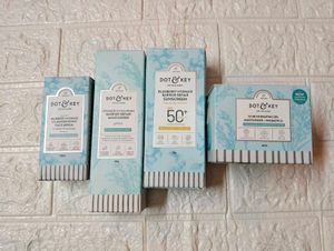 Dot & key Skincare Set