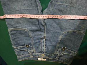 Women&#39;s Jeans
