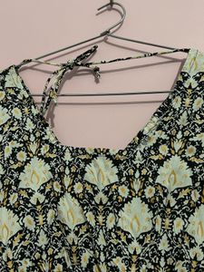 Zudio Crop Top Golden Morif Design Detail