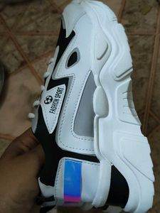 sneakers women