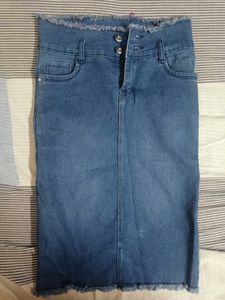 Frayed Hem Denim Pencil Skirt