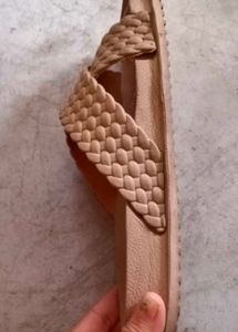 zudio basic flipflops