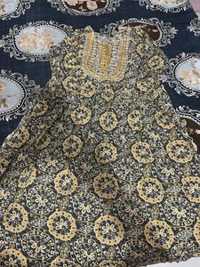 Elegant Black &amp; Gold Embroidered Kurta