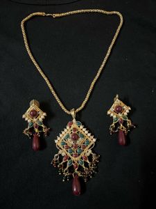 red and green set