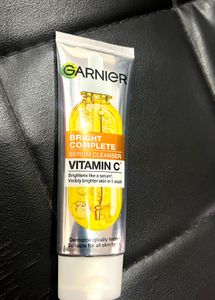 Garnier Vitamin C Bright Complete Serum Cleanser