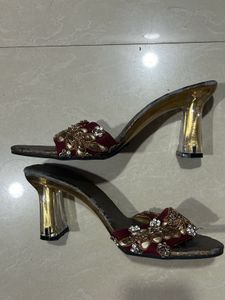 BRIDAL GLASS SANDALS