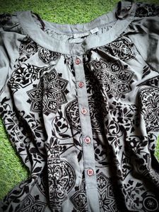 Stylish Women&#39;s Tops Bundle