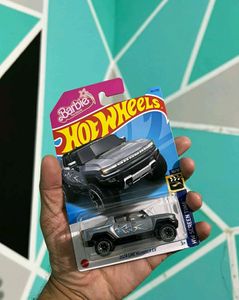 2024 GMC HUMMER EV  /  HOT WHEELS  /  1:64  /  DIECAST