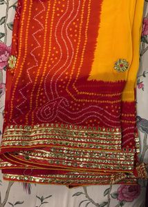 Georgette Bandhani Saree With Golden Lace Blouse