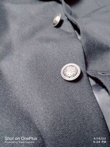 expensive park avanue branded suit
