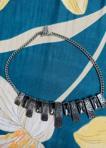 Stylish Chocker