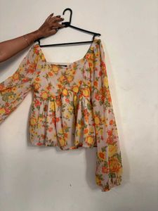 Floral Print crop Top with balloon sleeve