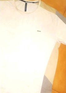 Men&#39;s White T-Shirt with Gray Accents