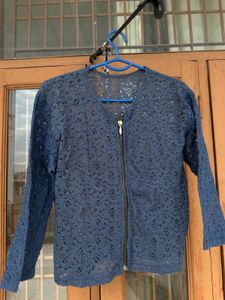 Net crop top with zip