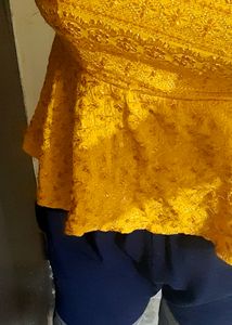 Sleeveless Golden Padded Top