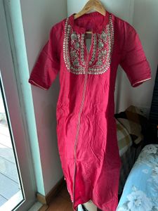 Elegant Pink Embroidered Kurta