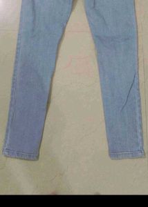 Set of 3 tops &amp; mid skinny jeans (women)🌺