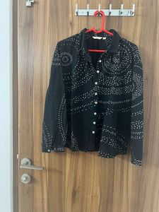 Black Shirt Type Top