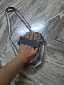 Mobile sling bagPouch