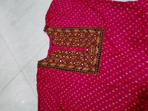 Elegant Pink Embroidered Kurta