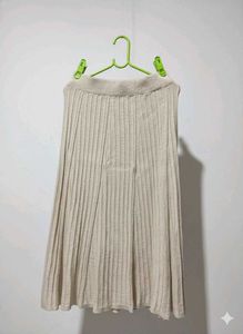 Elegant Pleated Knit Midi Skirt