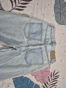 Wide Leg Light Wash Jeans
