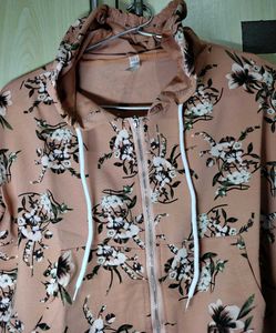 • Printed Zipper Sweater