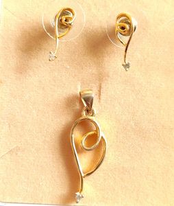 Is*ita Gold Plated Diamond💎Pendant Set