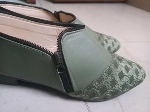Vintage &amp; Royal Looking Bellies