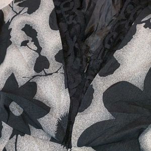 🖤 Floral Romper with Lace Detail 🖤