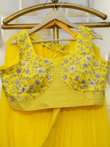 💛✨READY TO WEAR SAREE WITH SHRUG ✨💛