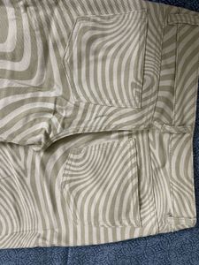 H&amp;M low waisted flared jeans very good condition