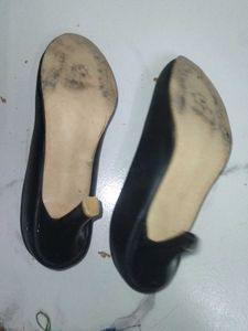Want someone to buy 2.5 CM Heel