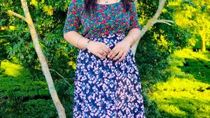 💥🎀 Floral Skirt🎀💥