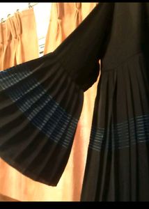 Beutiful Black Flayered Abaya...Like New In Condition Very Less Used# Abaya#burqa#naqab#burkha