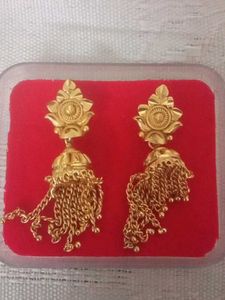 Emerald Stone And Gold Floral Drop Earring
