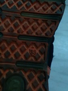 KIDS SPORTS SHOES....