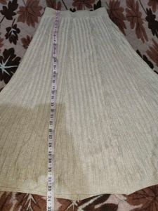 Elegant Off White Skirt For Winters