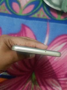 Samsung Galaxy J7 Prime Mobile Phone With Charger