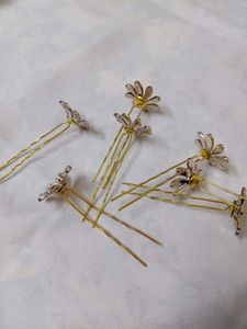Daisy Hair Pins - Set of 7 ( Bracelet For Free)