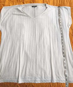 Elegant White xxl V-Neck T-Shirt from Zudio
