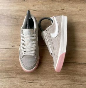 NIKE WOMEN OFF WHITE LOW BLAZER SHOE