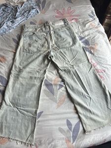 H&amp;M Ripped Jeans