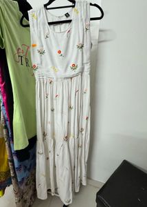 White Floral Embroidered Sleeveless Dress