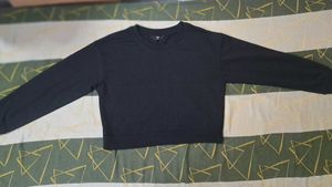 Max Black Long Sleeve sweatshirt