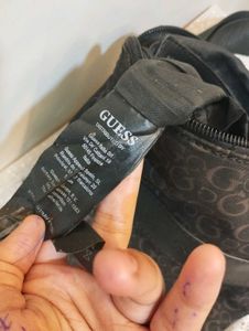 GUESS Crossbody Bag💥