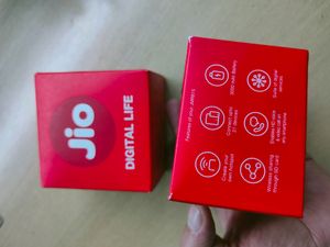 JioFi 6 JMR1040 Wireless WiFi Data Card - Jio